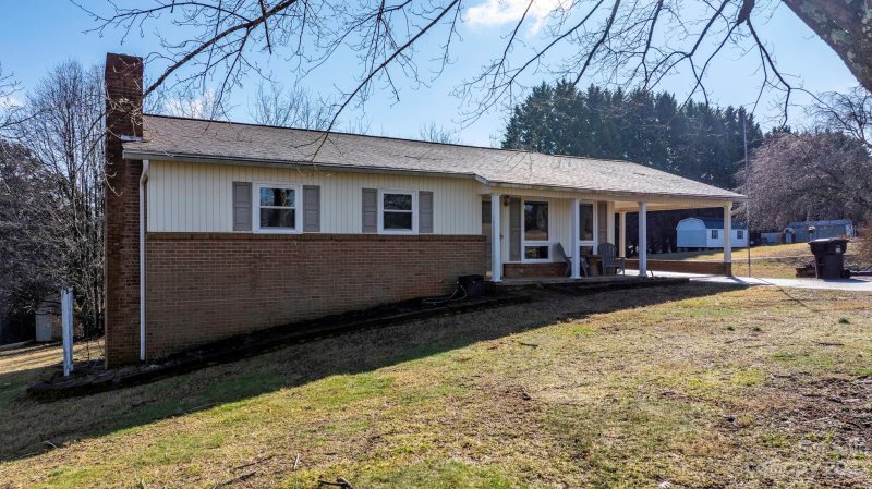 2501 Raintree Street