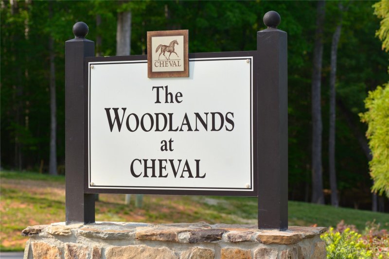 Property image 3 at 6208 Hollow Oak Drive, Mint Hill, NC 28227