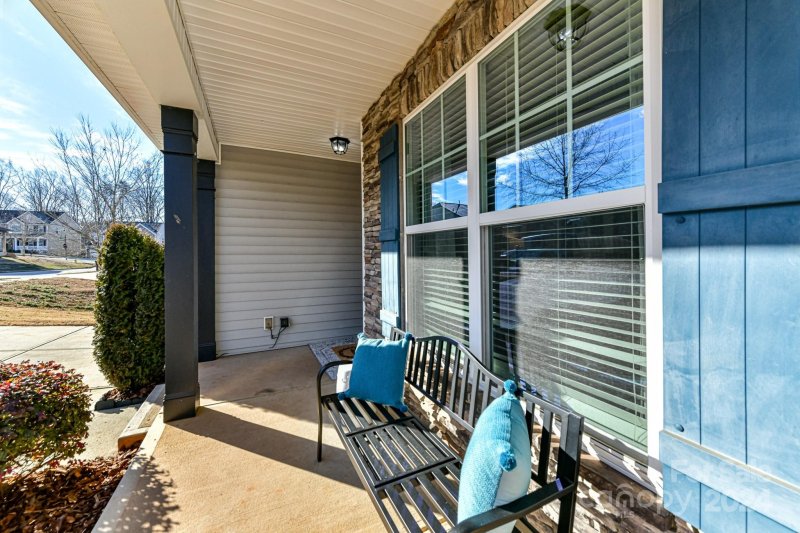 Property image 3 at 124 Carolinian Drive, Statesville, NC 28677