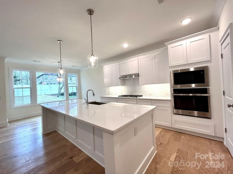 Property image 5 at 2913 Foxwood Road, Charlotte, NC 28226