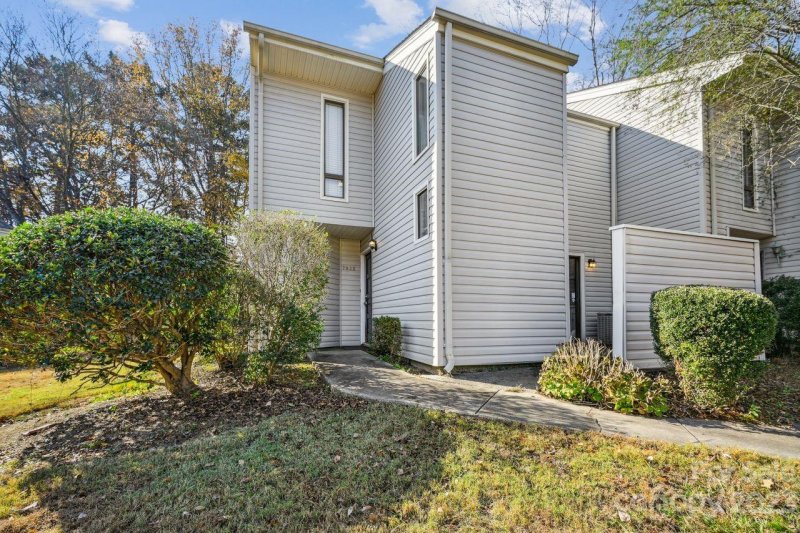 7922 Princess Ann Drive