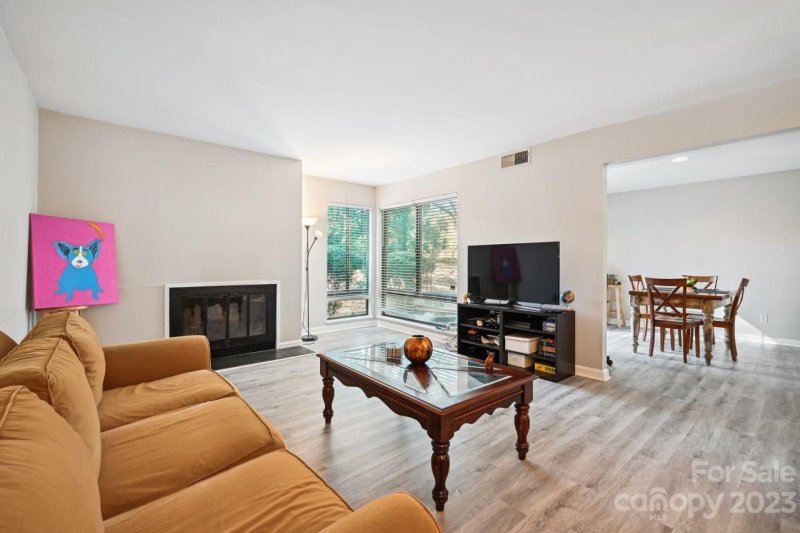 Property image 2 at 7922 Princess Ann Drive, Charlotte, NC 28212