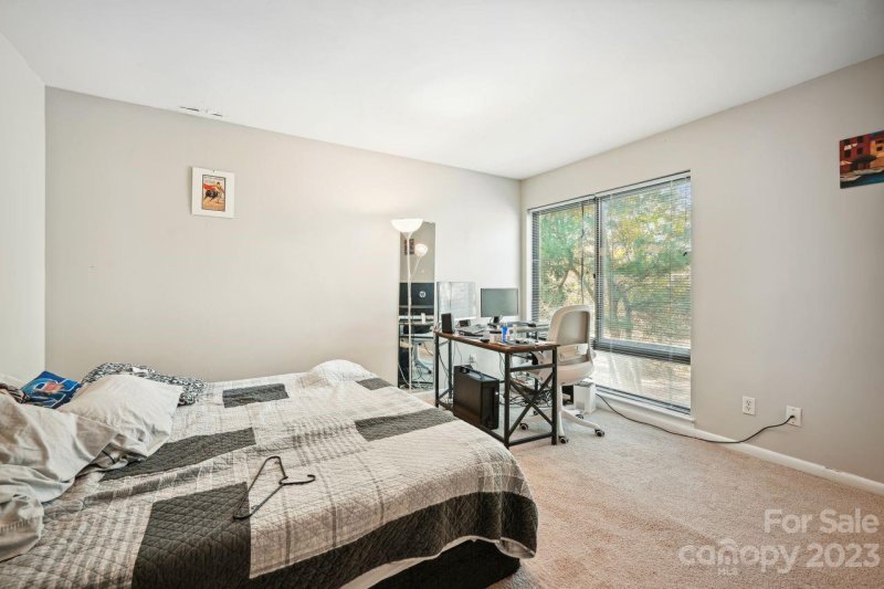 Property image 3 at 7922 Princess Ann Drive, Charlotte, NC 28212