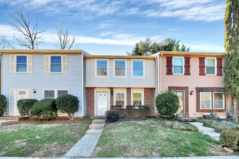 Property image 3 at 1524 Waybridge Lane, Charlotte, NC 28210