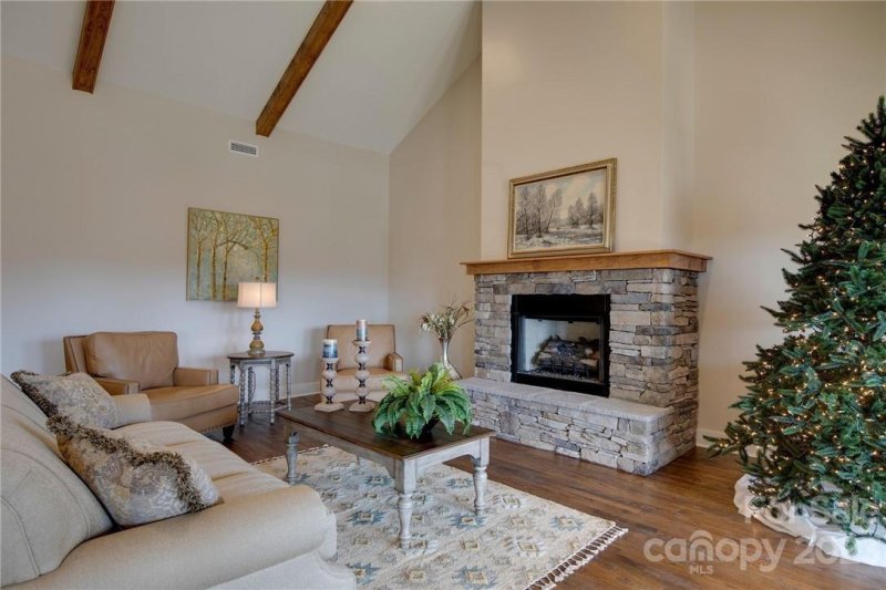 Property image 4 at 3536 Cummings Cove Parkway, Hendersonville, NC 28739