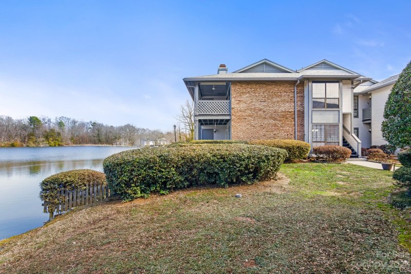 5867 Harris Grove Lane