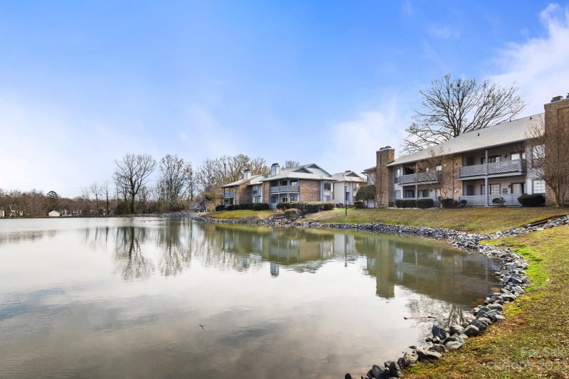 Property image 3 at 5867 Harris Grove Lane, Charlotte, NC 28212