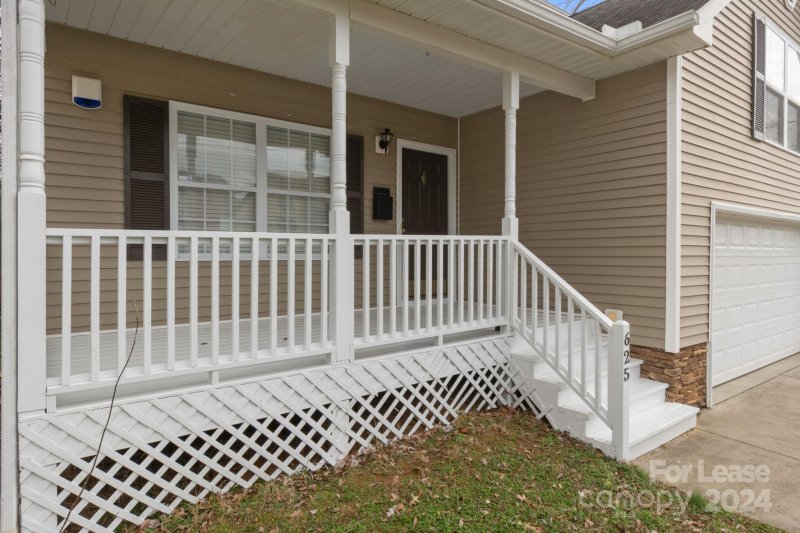 Property image 2 at 625 S Torrence Street, Charlotte, NC 28204