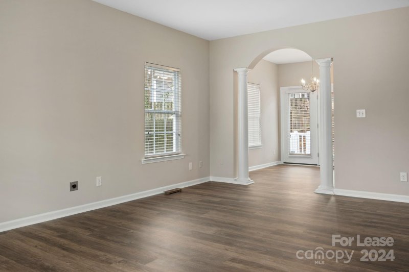 Property image 3 at 625 S Torrence Street, Charlotte, NC 28204