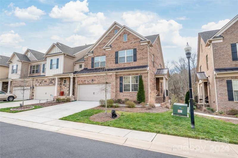 3083 Hartson Pointe Drive