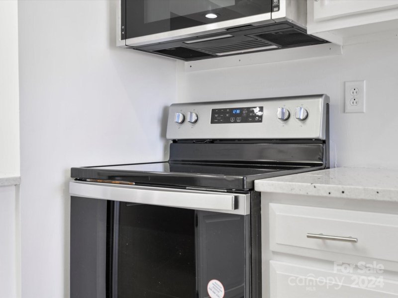 Property image 5 at 2756 Tiergarten Lane, Charlotte, NC 28210