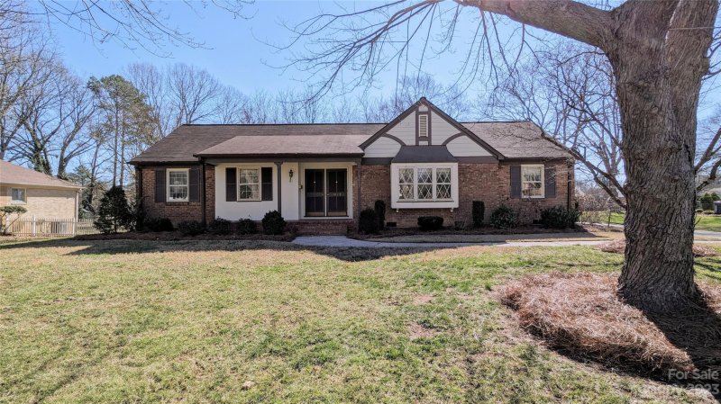 1613 Nottingham Drive