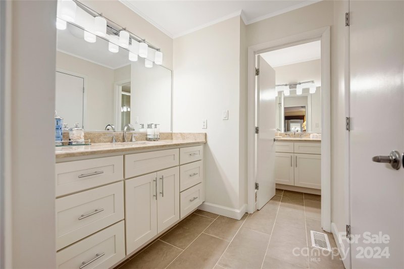 Property image 4 at 101 Woodfield Drive, Asheville, NC 28803