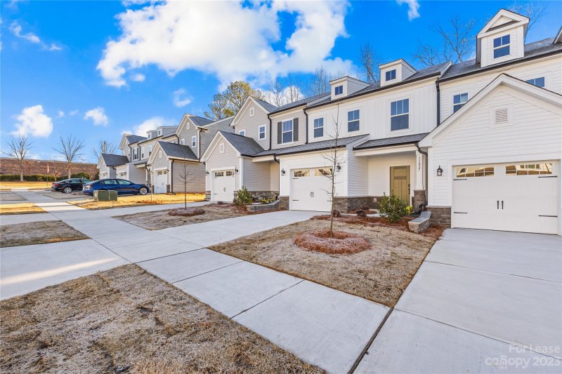 Property image 3 at 11027 Pagebrook Lane, Charlotte, NC 28214