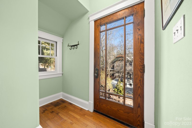 Property image 5 at 176 Tacoma Circle, Asheville, NC 28801