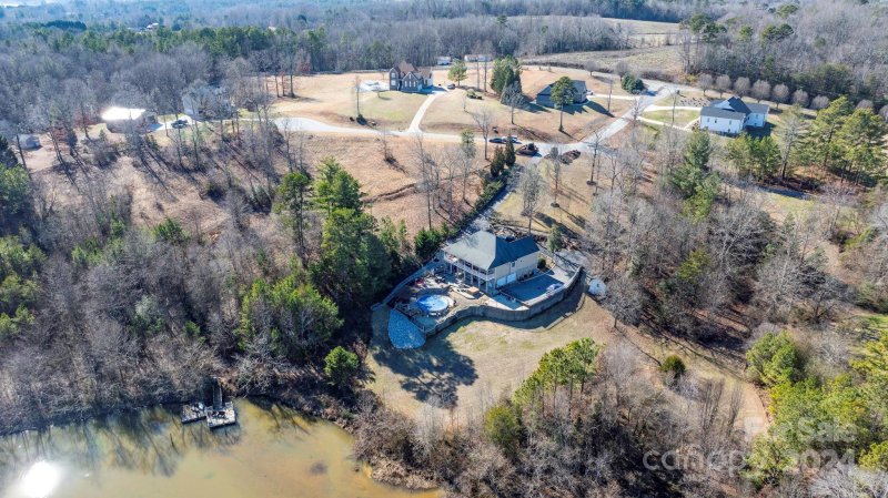 Property image 2 at 82 Franklin Lane, Taylorsville, NC 28681