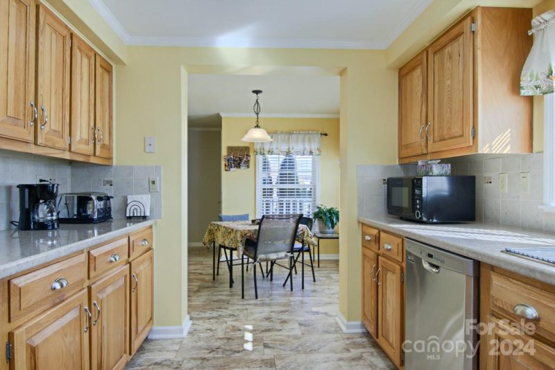 Property image 4 at 630 Paisley Court, Hendersonville, NC 28739