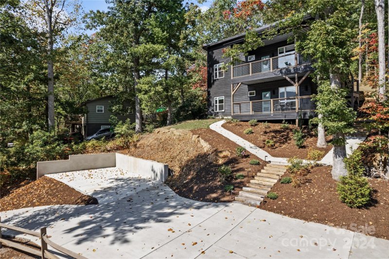 Property image 3 at 210 Pine Hill Drive, Swannanoa, NC 28778