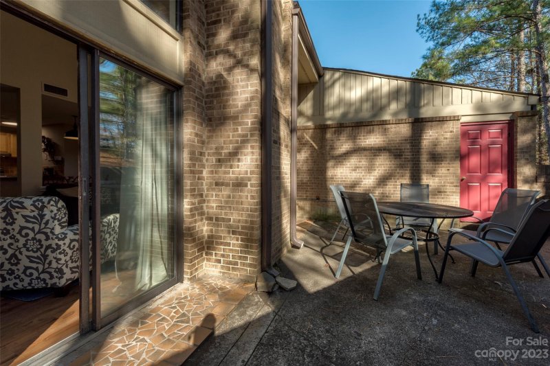 Property image 2 at 8047 Charter Oak Lane, Charlotte, NC 28226