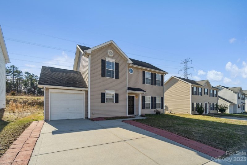 Property image 2 at 6933 Wandering Creek Drive, Charlotte, NC 28216