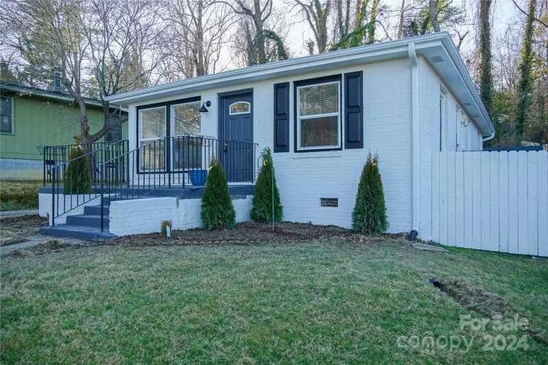 Property image 3 at 1747 Clairmont Drive, Hendersonville, NC 28791