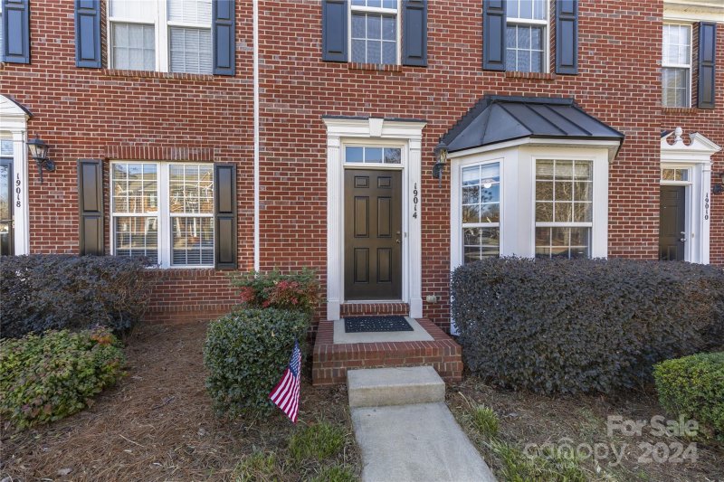 Property image 3 at 19014 Natalie Michelle Lane, Cornelius, NC 28031