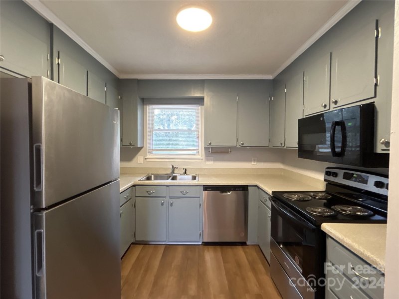 Property image 4 at 6219 Old Meadow Road, Charlotte, NC 28227