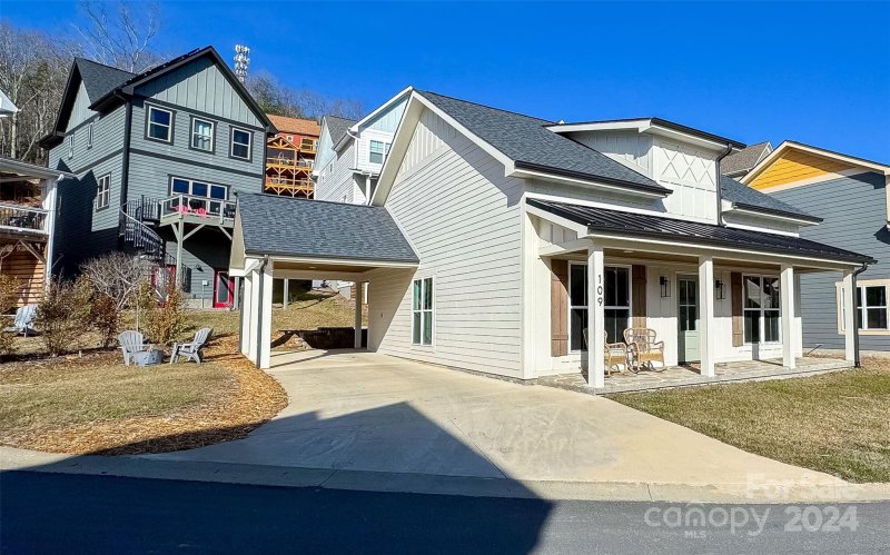 Property image 3 at 109 Chepstow Place, Black Mountain, NC 28711