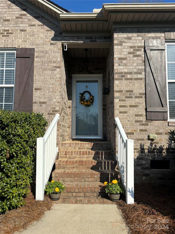 Property image 3 at 1039 Marguerite Drive, Lowell, NC 28098