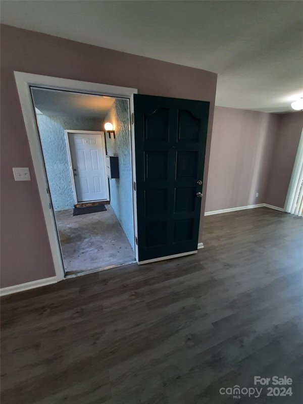 1920 Countrymens Court