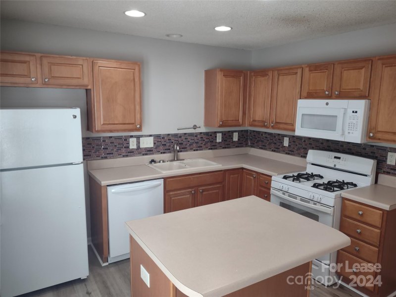 Property image 5 at 2014 Mcneil Paper Court, Charlotte, NC 28214