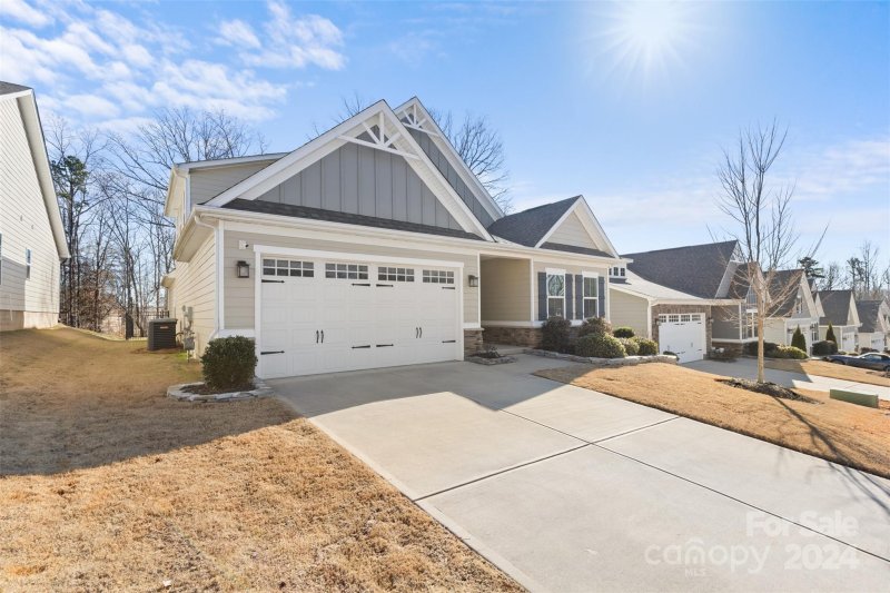 Property image 2 at 10047 Lilac Court, Charlotte, NC 28215