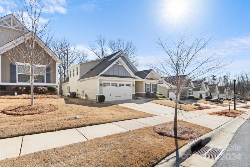 Property image 3 at 10047 Lilac Court, Charlotte, NC 28215