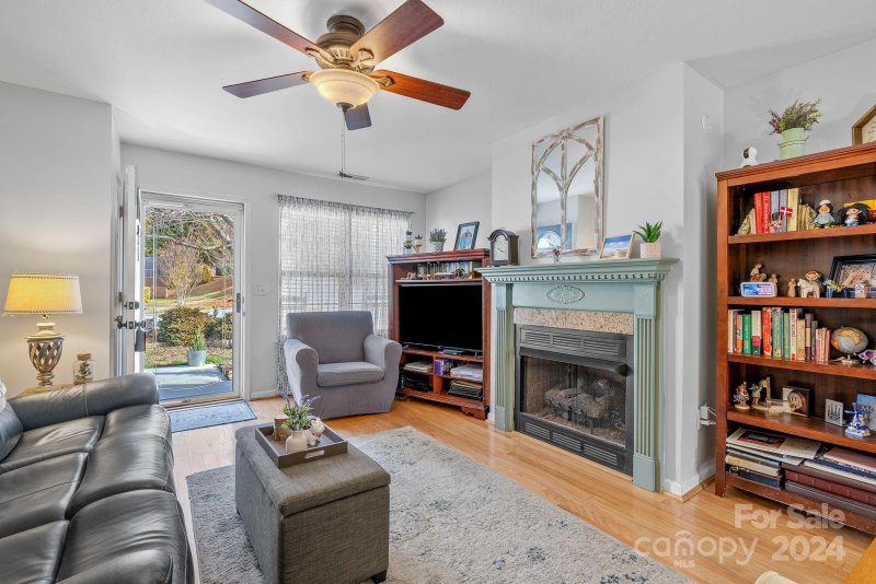 Property image 5 at 31 Wiltshire Circle, Fletcher, NC 28732