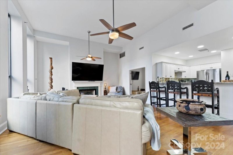 Property image 4 at 127 N Tryon Street, Charlotte, NC 28202