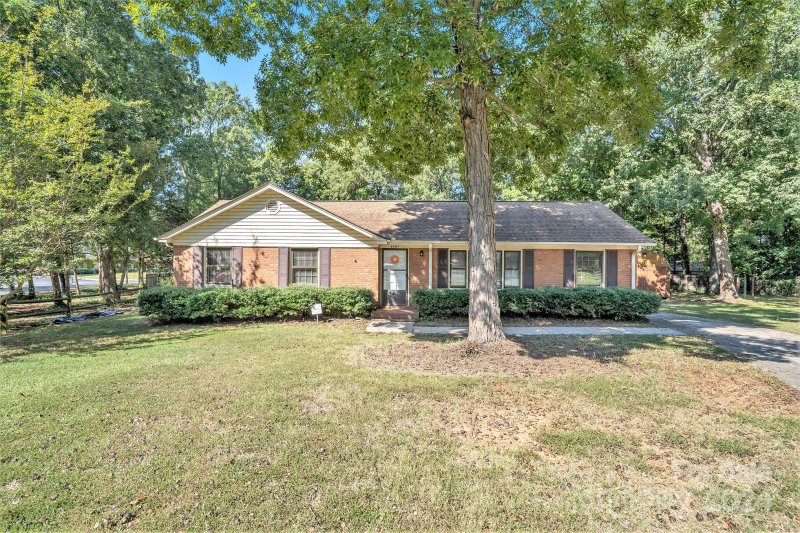 6607 Elm Forest Drive