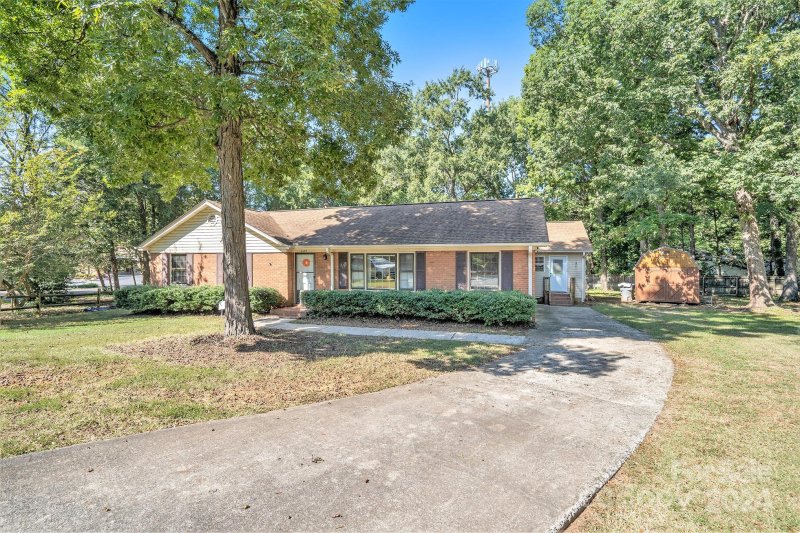 Property image 2 at 6607 Elm Forest Drive, Charlotte, NC 28212