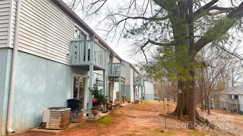 Property image 2 at 1906 Meadowlark Lane, Charlotte, NC 28210