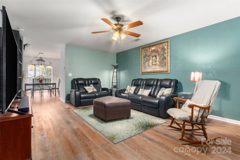 Property image 3 at 3025 Osceola Lane, Charlotte, NC 28269