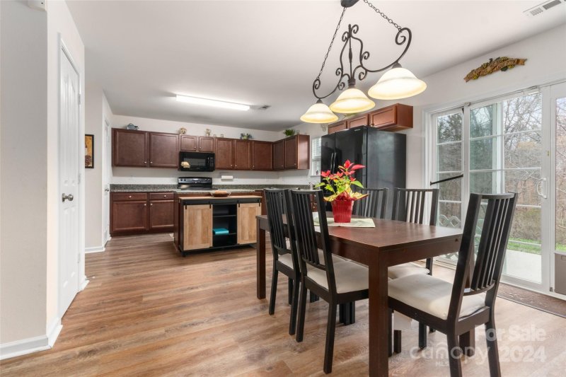 Property image 5 at 3025 Osceola Lane, Charlotte, NC 28269