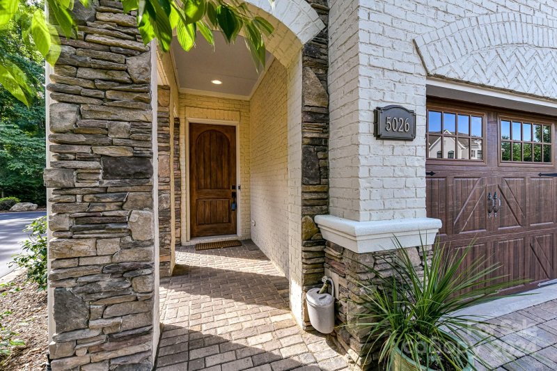 Property image 3 at 5026 Vernet Lane, Charlotte, NC 28210
