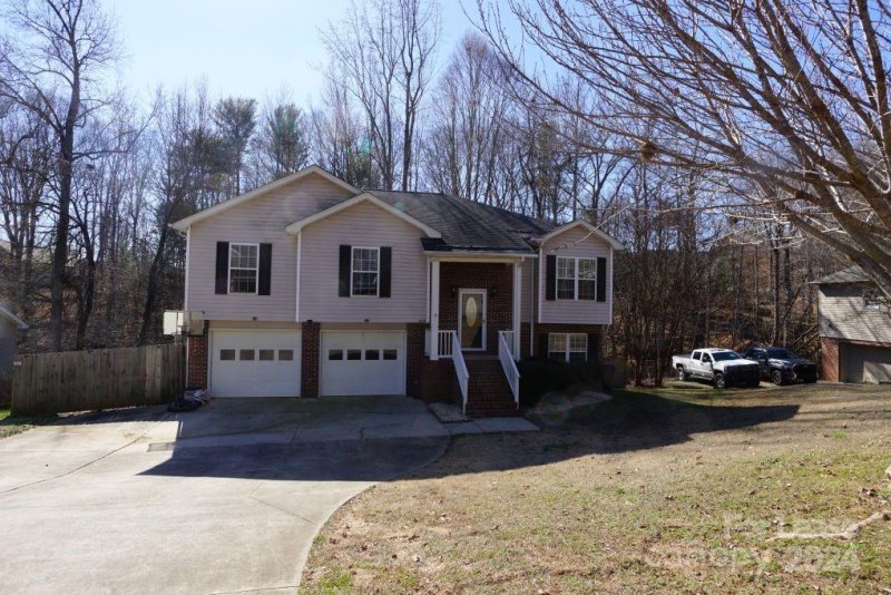 824 17th Avenue Drive