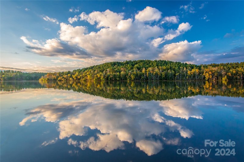 560 Settings Boulevard