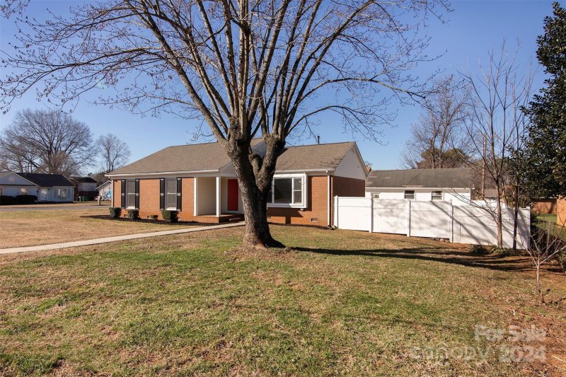 Property image 3 at 9601 Trinity Road, Charlotte, NC 28216