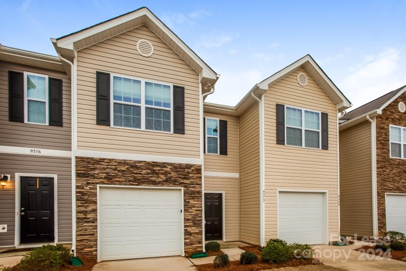 Property image 5 at 9372 Hamel Street, Charlotte, NC 28215