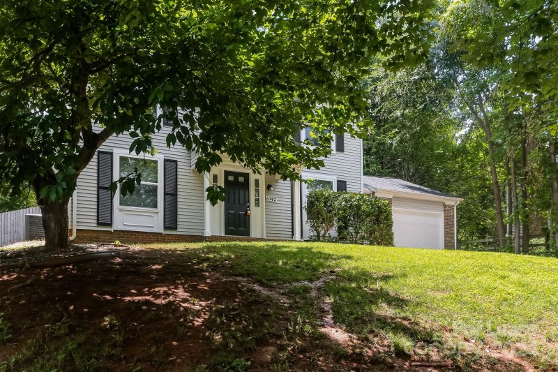 Property image 4 at 6742 Morganford Road, Charlotte, NC 28211