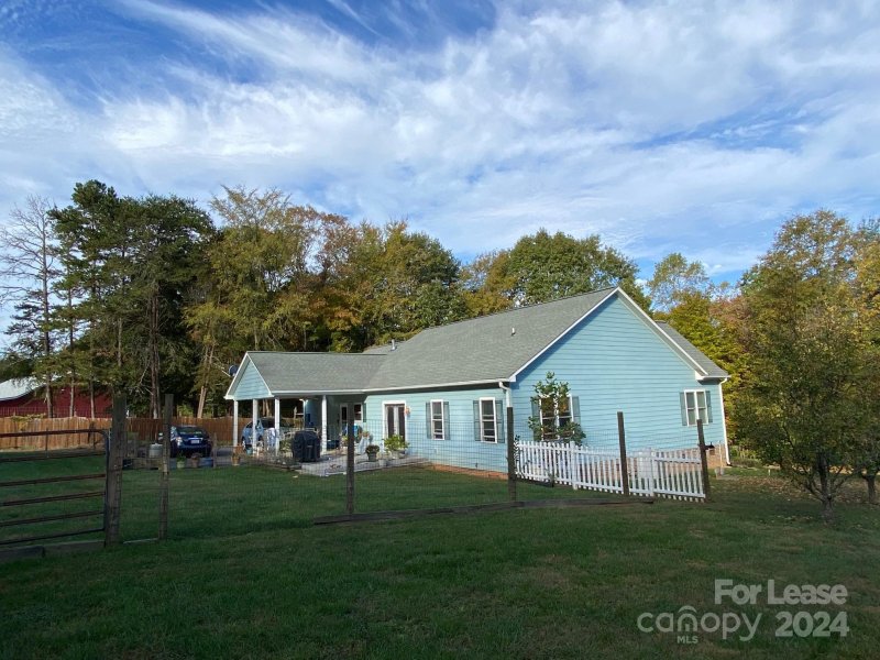 Property image 3 at 8735 Popular Lane, Sherrills Ford, NC 28673