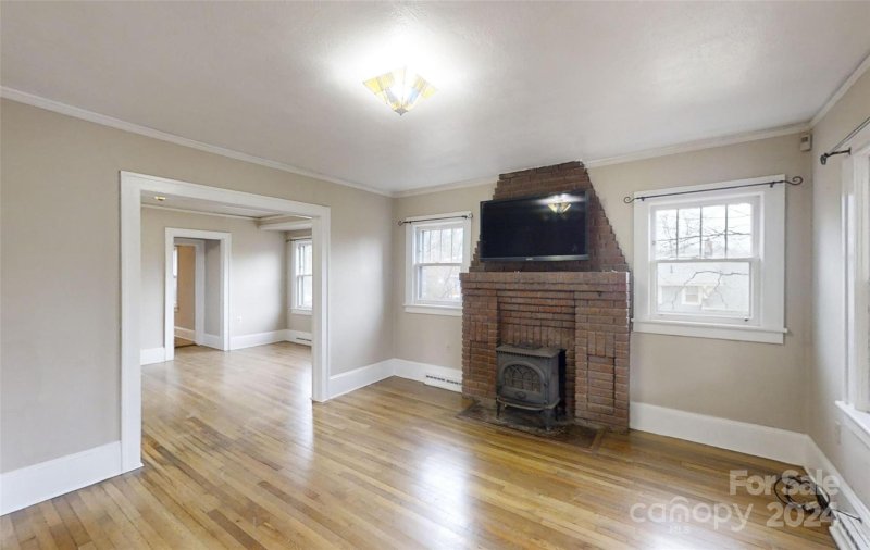 Property image 3 at 38 Linden Avenue, Asheville, NC 28801