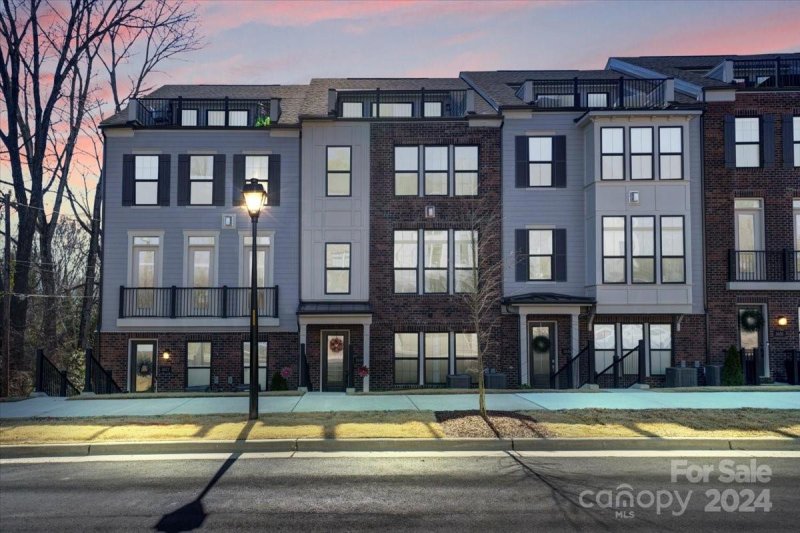 Property image 2 at 2618 Kenmore Avenue, Charlotte, NC 28204