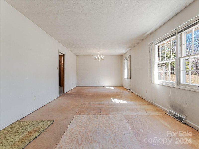 Property image 5 at 12 Springwood Drive, Asheville, NC 28805